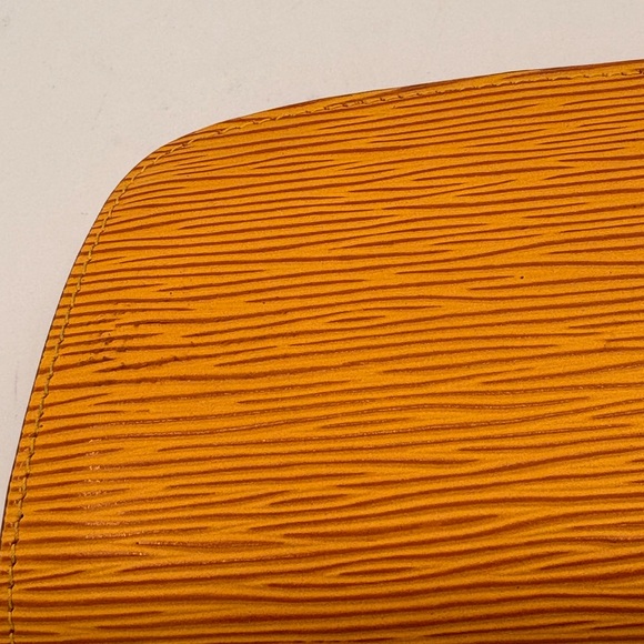 Louis Vuitton Dauphine Clutch Bag - Picture 6 of 10